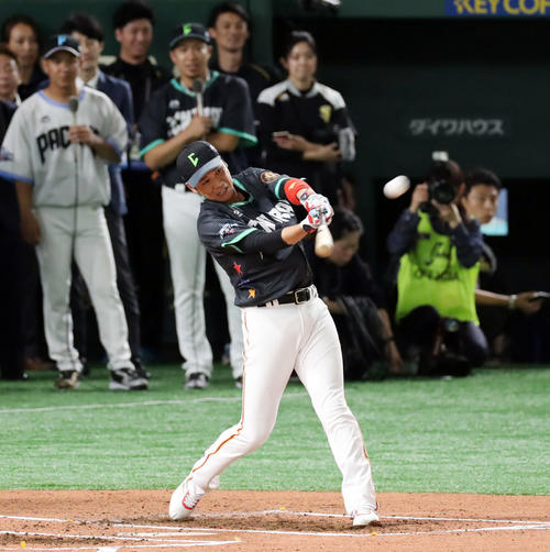 全セ対全パ　ホームラン競争に出場する巨人坂本勇（撮影・前田充）
