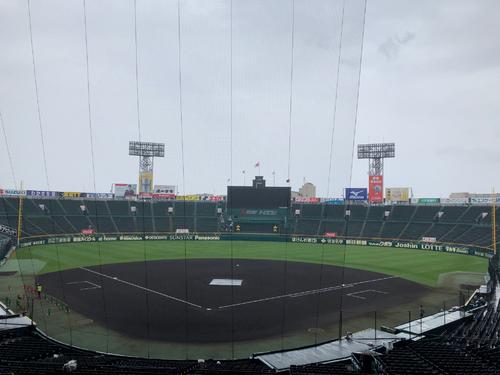 午後3時過ぎの甲子園球場のグラウンド状況