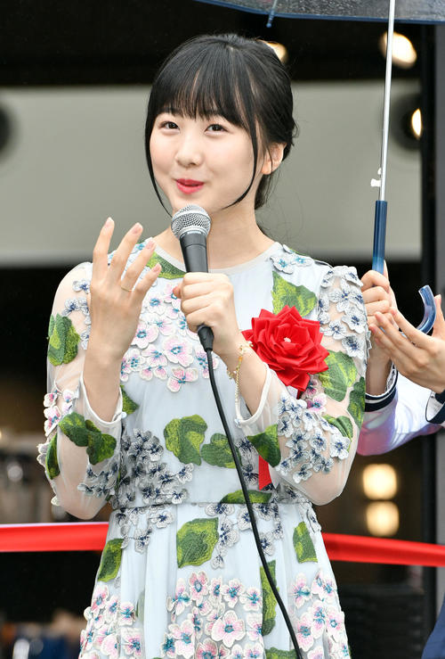 大型グッズショップ「ライオンズ　チームストア　フラッグス」オープニングセレモニーでトークする本田望結（撮影・滝沢徹郎）