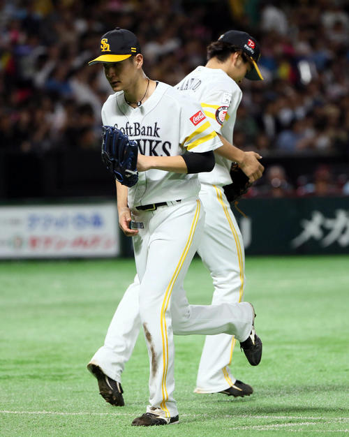 ソフトバンク対日本ハム　5回途中5失点で降板する大竹耕太郎（撮影・栗木一考）