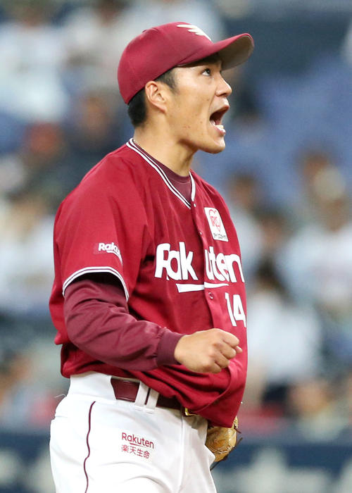 6回裏オリックス2死、則本昂は大城を三振に仕留め雄たけびをあげる（撮影・上山淳一）
