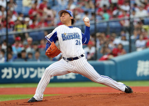 DeNA対広島　先発し力投するDeNA浜口（撮影・鈴木正人）