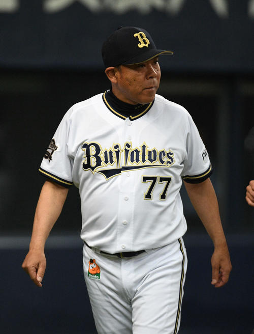 オリックス対楽天　3回表楽天2死満塁、K－鈴木の降板告げた西村徳文監督（撮影・渦原淳
