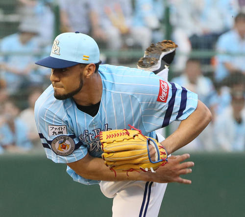 ソフトバンク対日本ハム　日本ハム打線を相手に力投するスアレス（撮影・栗木一考）