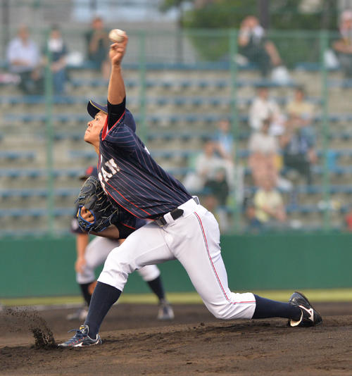 日本対米国　力投する日本先発の早川隆久（撮影・和賀正仁）