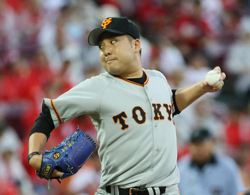 広島打線を相手に力投する巨人今村信貴（撮影・栗木一考）