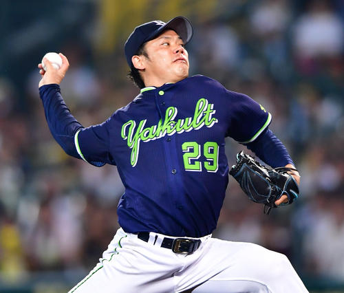 阪神対ヤクルト　力投を続ける小川泰弘（撮影・清水貴仁）