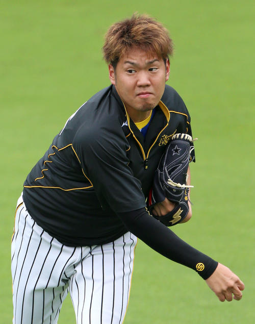 試合前の練習で投げ込む西勇輝（撮影・上山淳一）