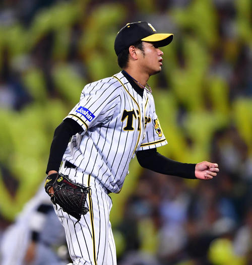 7回表ヤクルト2死一塁、山崎晃大朗を三振に切る高橋遥人（撮影・清水貴仁）