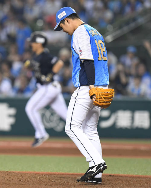 西武対オリックス　6回表オリックス無死、吉田正にソロ本塁打を許した多和田（撮影・山崎安昭）