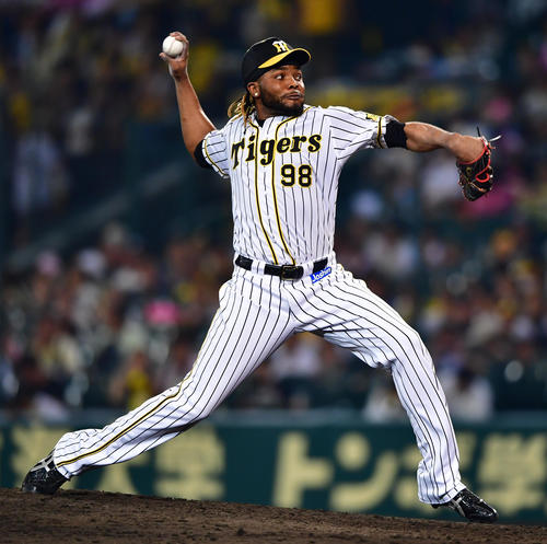 阪神対ヤクルト　9回に登板するラファエル・ドリス（撮影・清水貴仁）