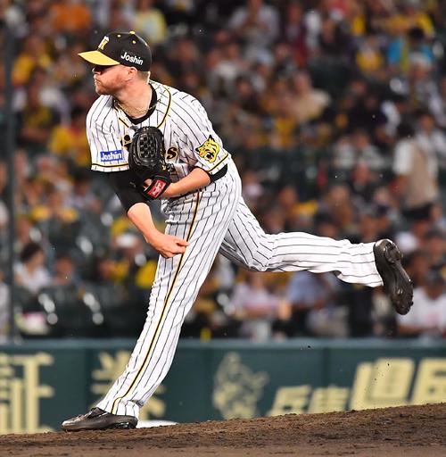 阪神対ヤクルト　阪神2番手のピアース・ジョンソン（撮影・上田博志）