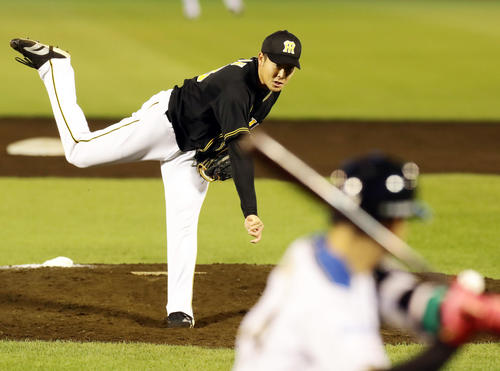 11日、フレッシュオールスターで力投した斎藤