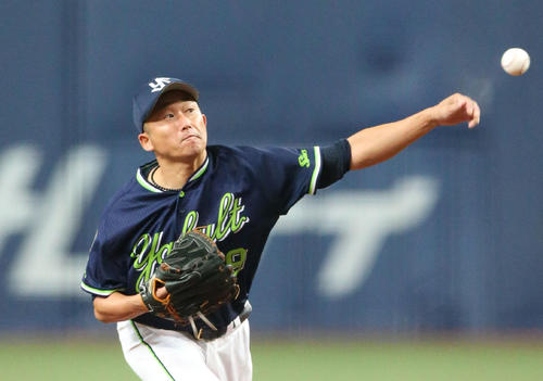 巨人対ヤクルト ヤクルト先発の石川雅規(撮影・上山淳一)