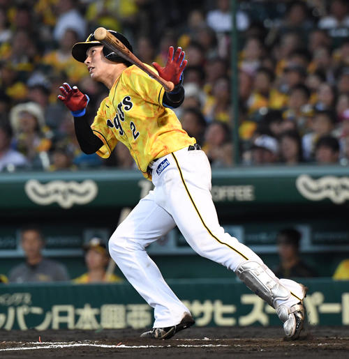 阪神対DeNA　5回裏阪神1死、北條は左越え本塁打を放つ（撮影・奥田泰也）