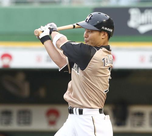 オリックス対日本ハム　1回表日本ハム2死、右前打を放つ田中賢（撮影・黒川智章）