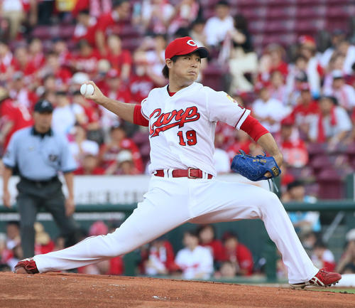 広島対中日　中日打線を相手に力投する野村祐輔（撮影・栗木一考）