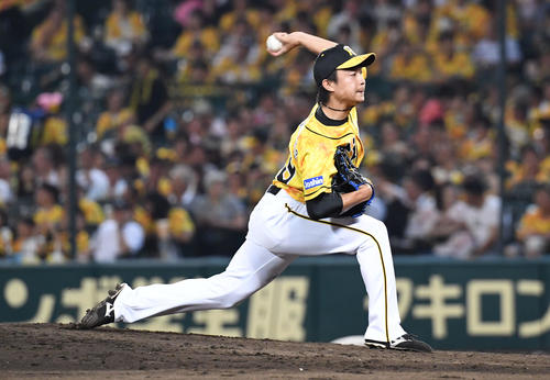 7回から登板した阪神島本（撮影・奥田泰也）