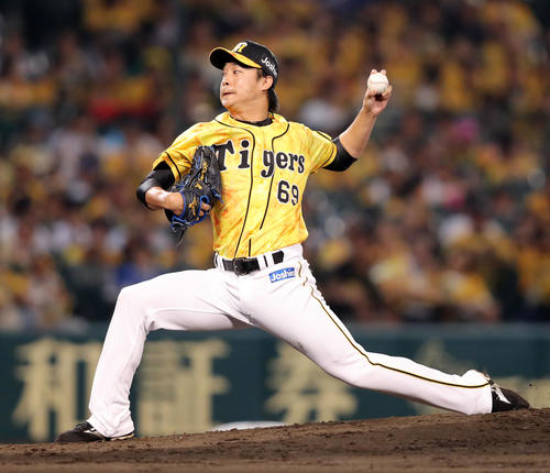 阪神対DeNA　7回から登板する島本（撮影・前田充）