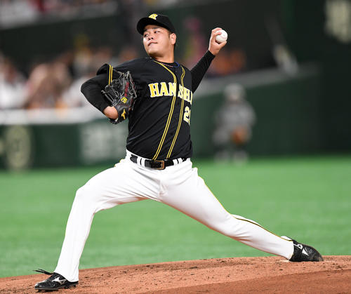 巨人対阪神　力投する阪神先発の高橋遥（撮影・横山健太）