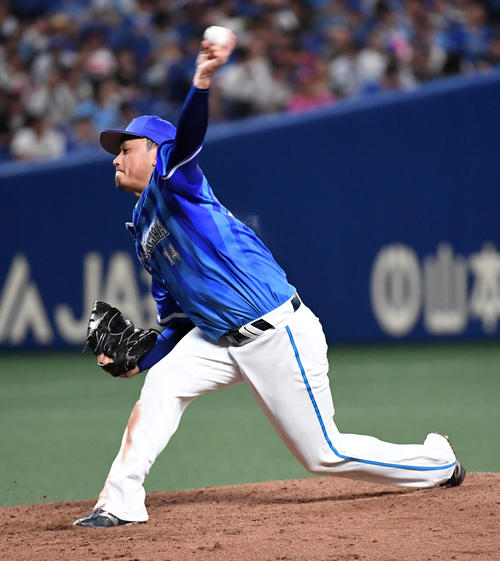 DeNA先発の石田（撮影・前岡正明）