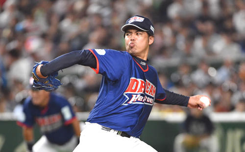 ドリーム・ヒーローズ先発で力投する井川慶氏（撮影・滝沢徹郎）