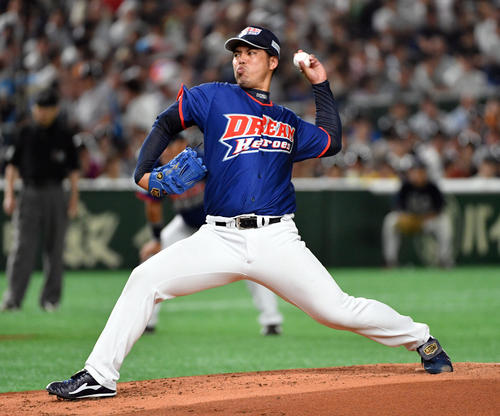 サントリードリームマッチ2019　ザ・プレミアム・モルツ球団対ドリーム・ヒーローズ　ドリーム・ヒーローズ先発で力投する井川氏（撮影・滝沢徹郎）
