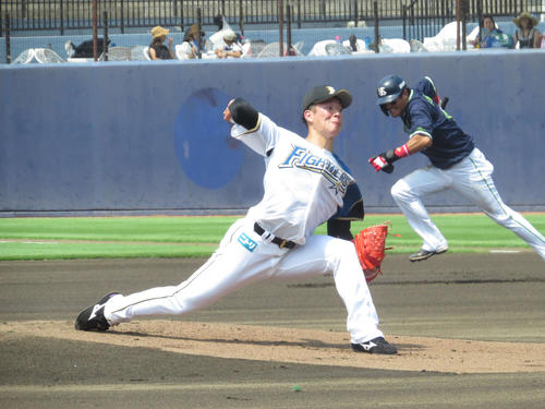 2軍戦で5回1失点と好投した日本ハム吉田輝（撮影・本間翼）