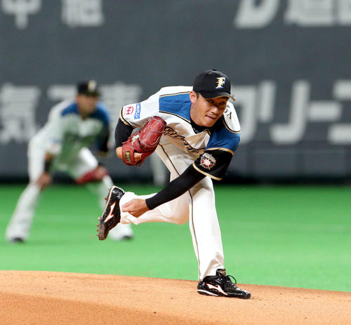 日本ハム対楽天　日本ハム先発の吉川（撮影・佐藤翔太）