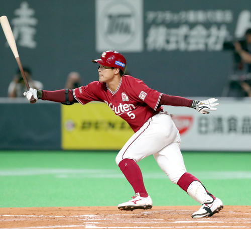 日本ハム対楽天　3回表楽天無死二塁、茂木は勝ち越しとなる中前適時打を放つ（撮影・佐藤翔太）