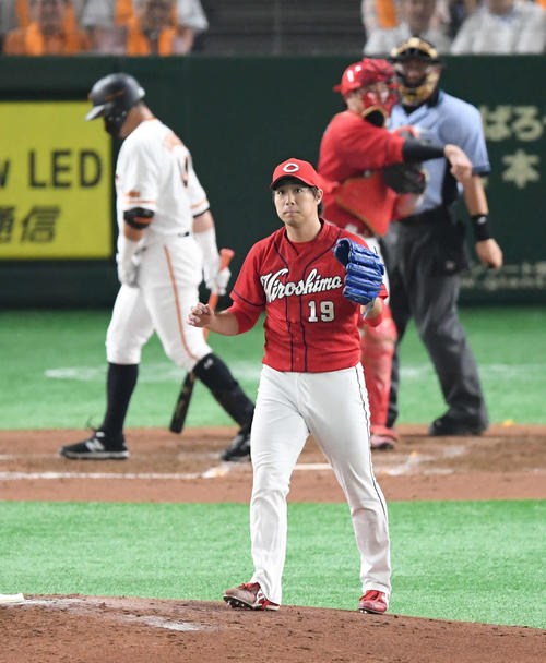 巨人対広島　4回裏巨人1死、先発野村はゲレーロから見逃し三振を奪う（撮影・加藤諒）