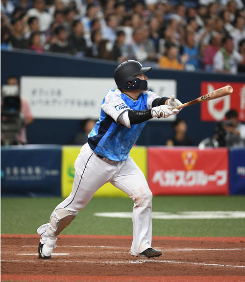オリックス対西武　4回表西武2死満塁、森は中越え満塁本塁打を放つ（撮影・渦原淳）