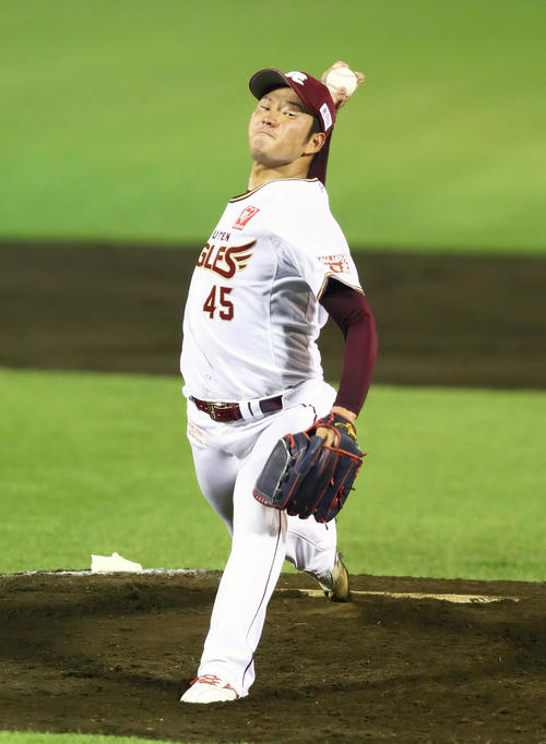 楽天対ロッテ　楽天先発の菅原（撮影・足立雅史）