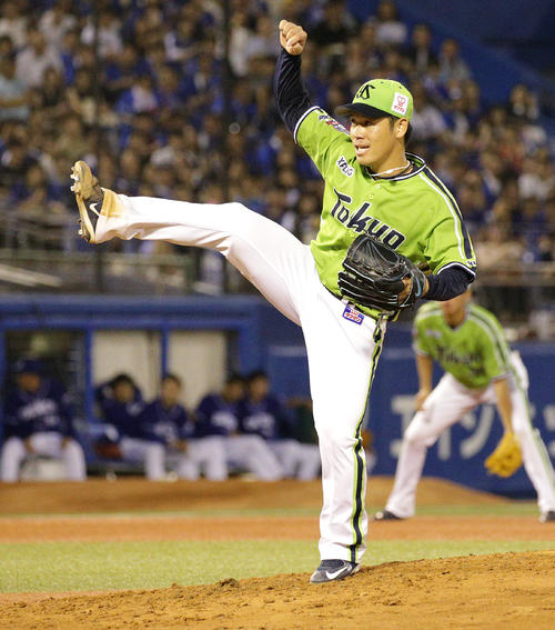 ヤクルト対中日　先発で登板し力投するヤクルト小川（撮影・中島郁夫）