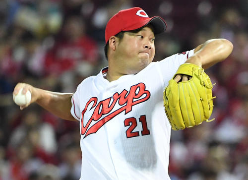 阪神対広島　9回から登板した中崎は無失点に抑える（撮影・奥田泰也）