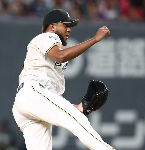 日本ハム対ソフトバンク　2回から登板し力投するロドリゲス（撮影・黒川智章）