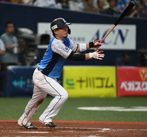 オリックス対西武　3回表西武2死二塁、岡田雅利は適時二塁打を放つ（撮影・渦原淳）