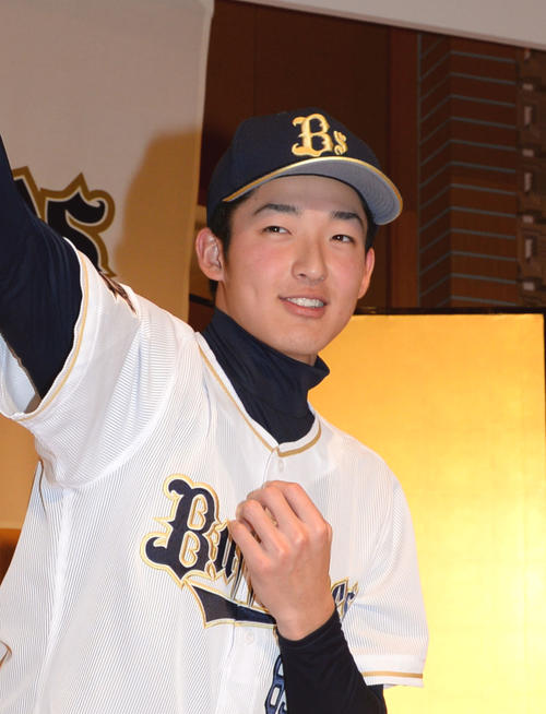 オリックス山崎颯一郎（2016年12月18日撮影）