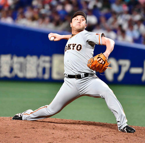 中日対巨人　巨人6番手で登板した沢村（撮影・小沢裕）