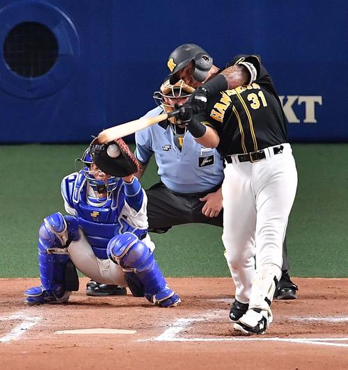 中日対阪神　7回表阪神1死、空振り三振に倒れるマルテ（撮影・上田博志）