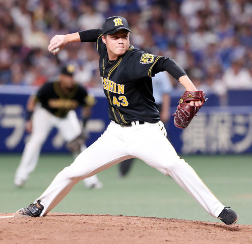 中日対阪神　8回裏、阪神2番手で登板する守屋功輝（撮影・加藤哉）