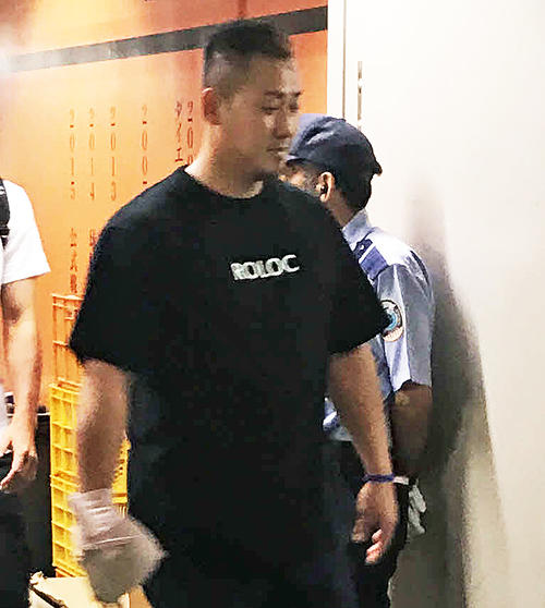 出場選手登録を抹消された日本ハム中田（撮影・山崎純一）