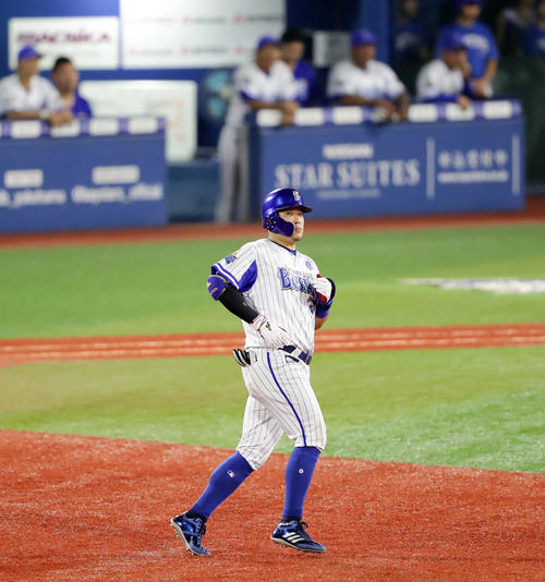 DeNA対広島　8回裏DeNA無死、筒香は左飛に倒れ悔しそうな表情（撮影・浅見桂子）