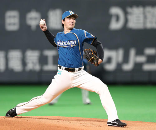 日本ハム対楽天　力投する日本ハム先発の有原（撮影・黒川智章）