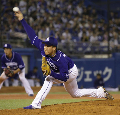 ヤクルト対中日　先発で登板し力投する中日柳（撮影・中島郁夫）