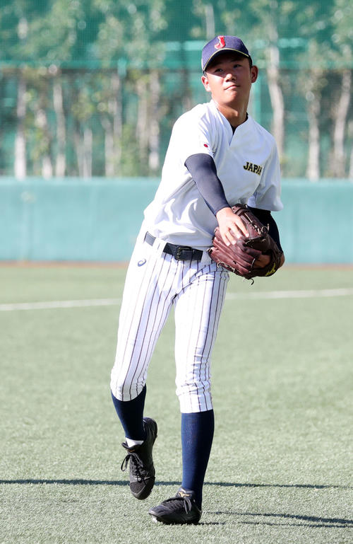 U18高校日本代表で練習する星稜・奥川恭伸（2018年8月25日）