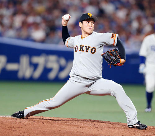 中日対巨人　6回裏中日無死一、二塁、巨人2番手で登板し力投する鍵谷（撮影・垰建太）
