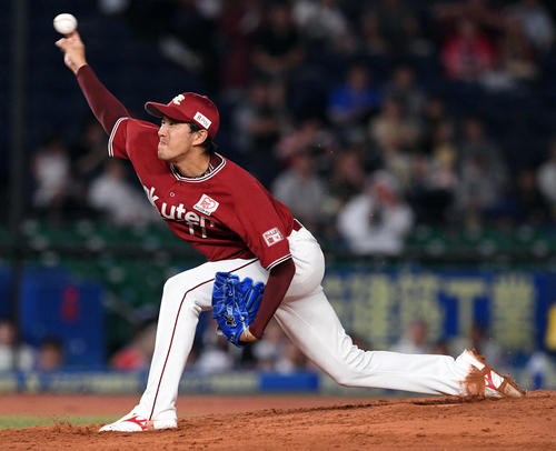 ロッテ対楽天　力投する楽天先発の岸（撮影・滝沢徹郎）