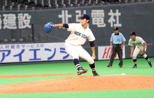 延長11回2失点完投で初戦勝利に貢献した北翔大エース本前（撮影・永野高輔）