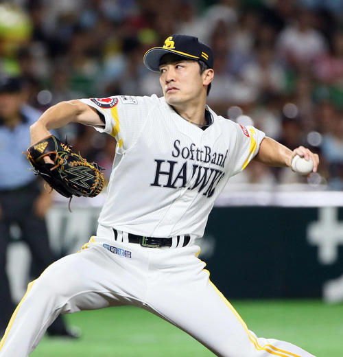 オリックス打線を相手に力投する和田（撮影・栗木一考）